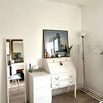 Cocon Tres Lumineux En Plein Coeur De Paris